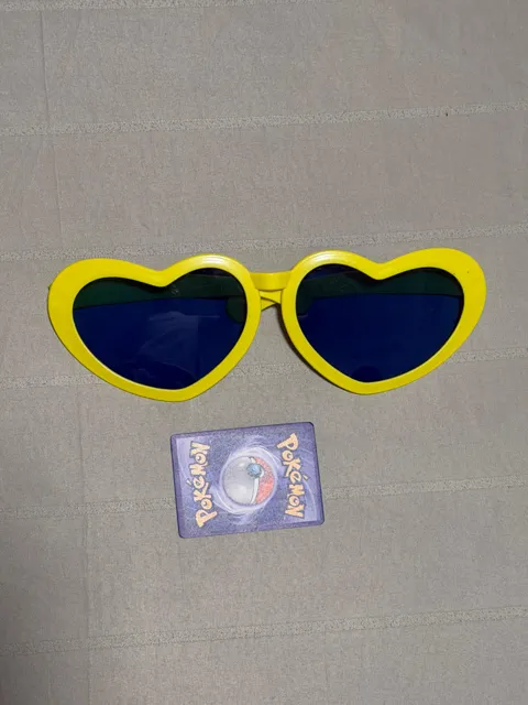 Yellow heart glasses